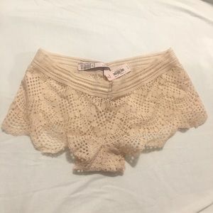 NWT Victoria’s Secret Dream Angels Shortie Panty -Size Small